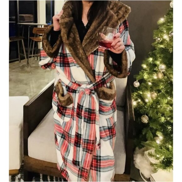 POTTERY BARN Stewart Plaid Flannel Faux Fur Robe in Multi Size Small/Medium - Picture 2 of 8
